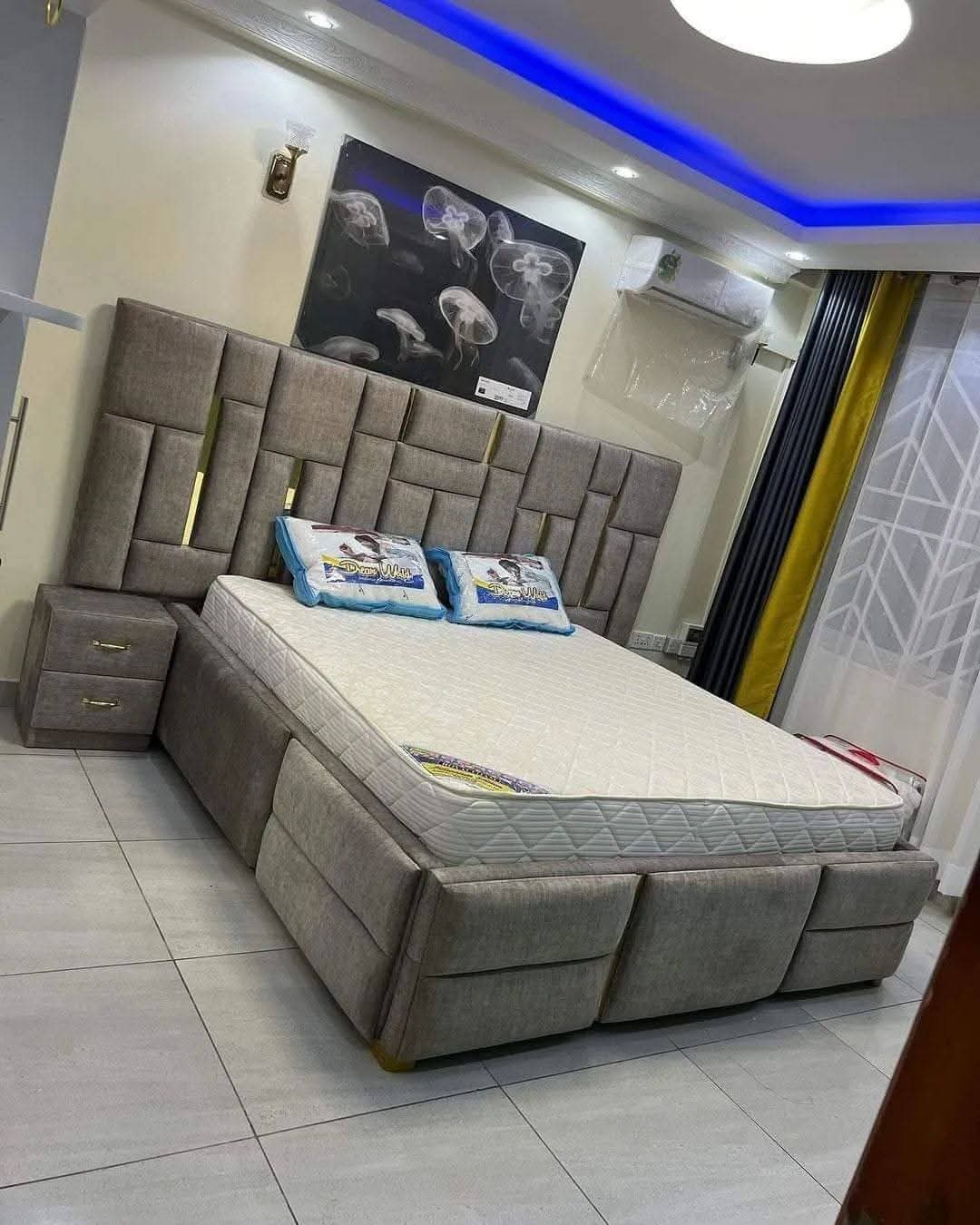 Royal Sleigh Bed